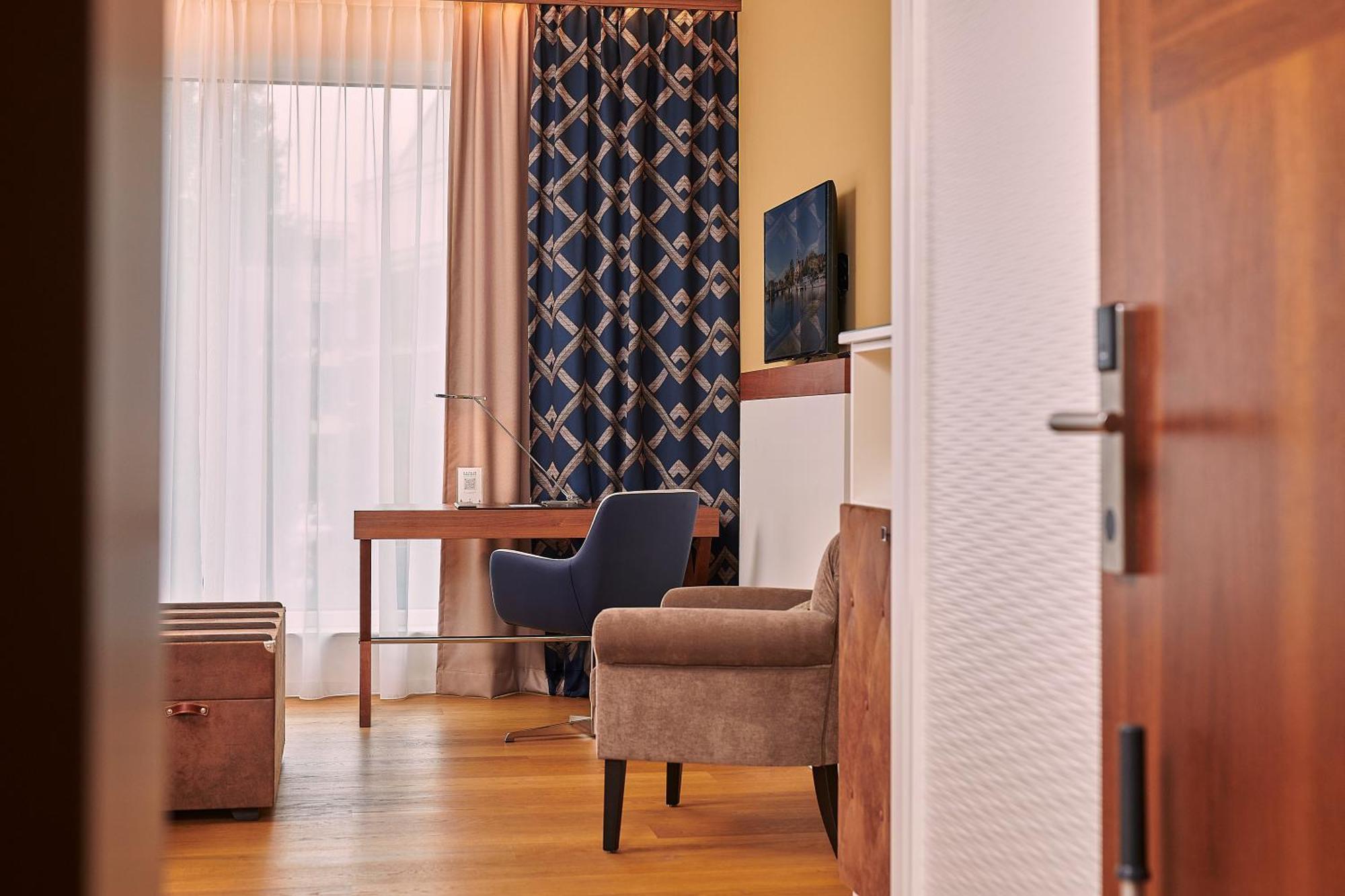 Hotel Hafenspeicher Лер Екстериор снимка