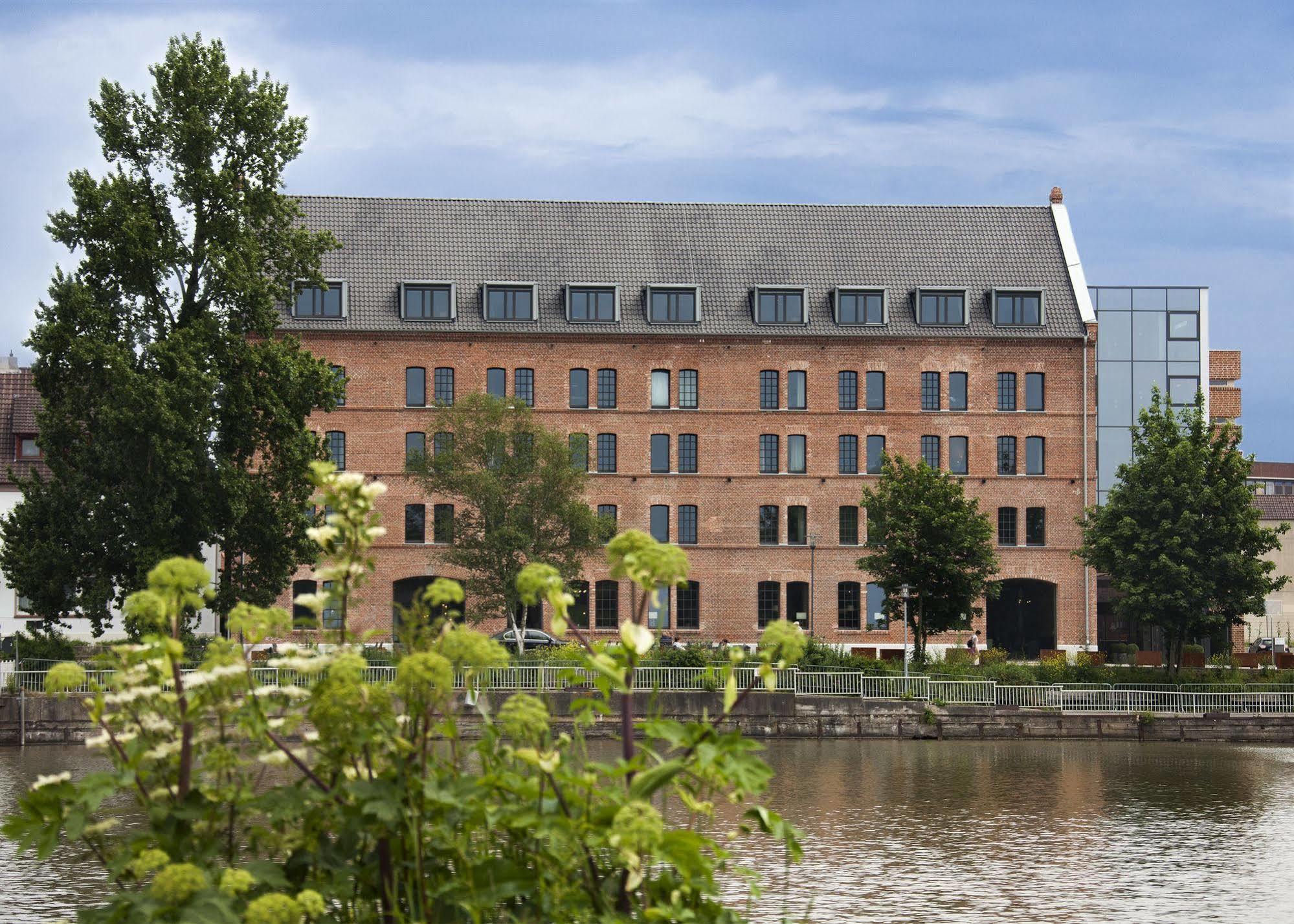 Hotel Hafenspeicher Лер Екстериор снимка