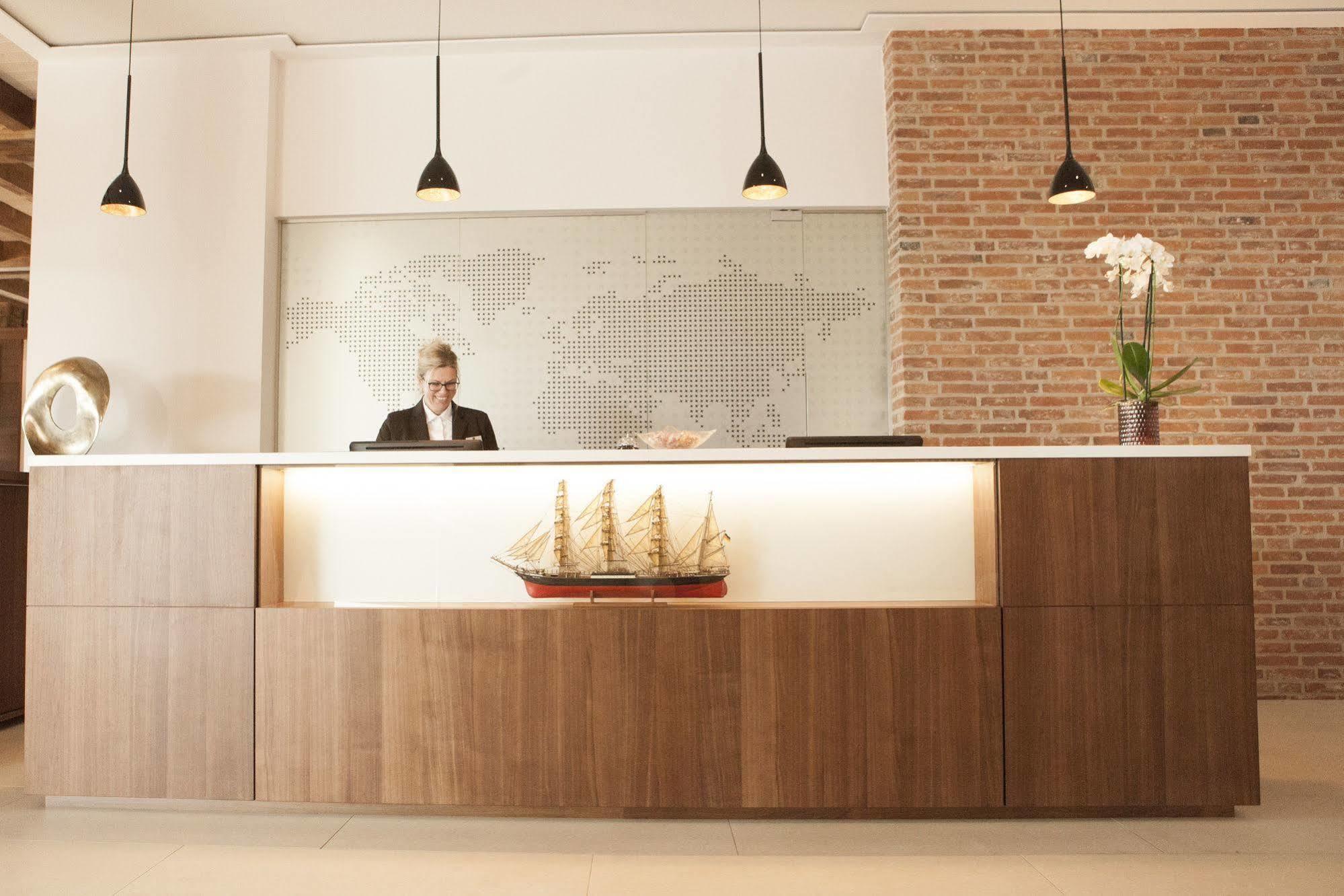 Hotel Hafenspeicher Лер Екстериор снимка