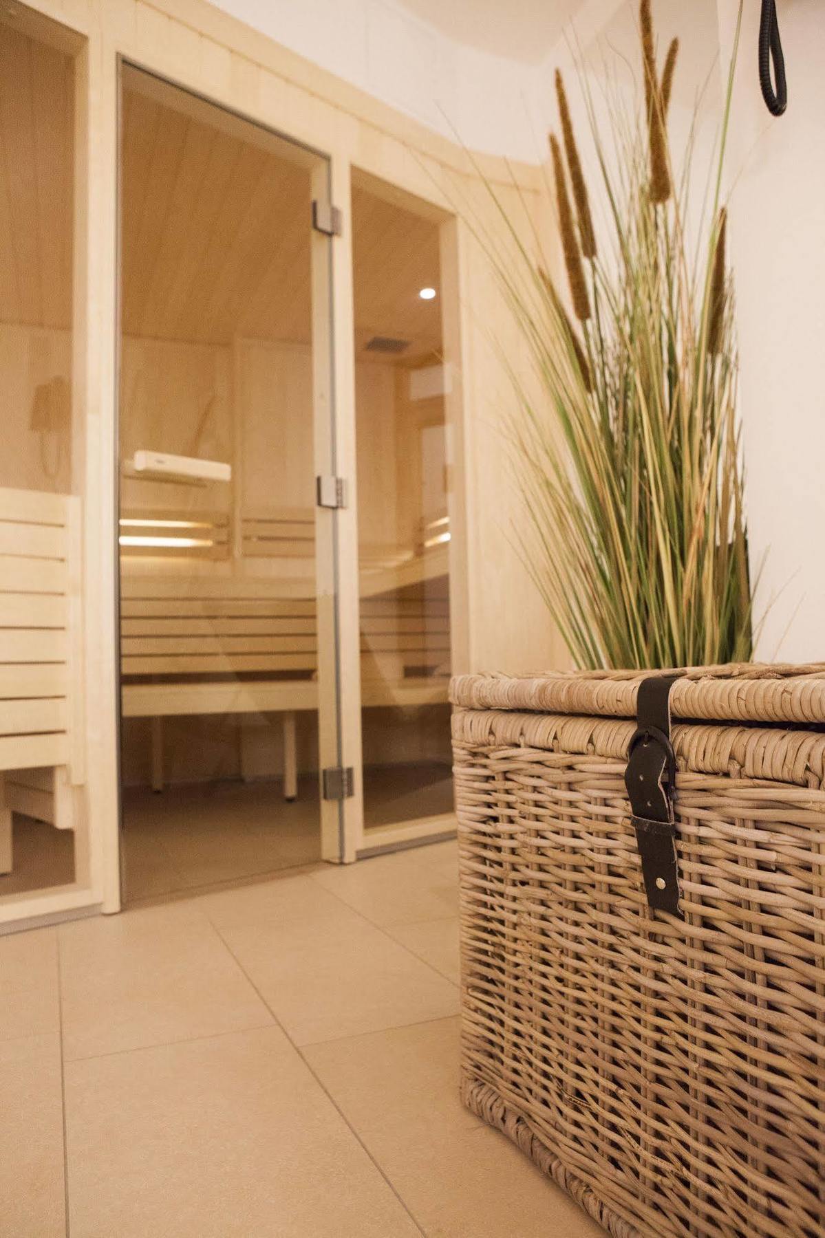 Hotel Hafenspeicher Лер Екстериор снимка
