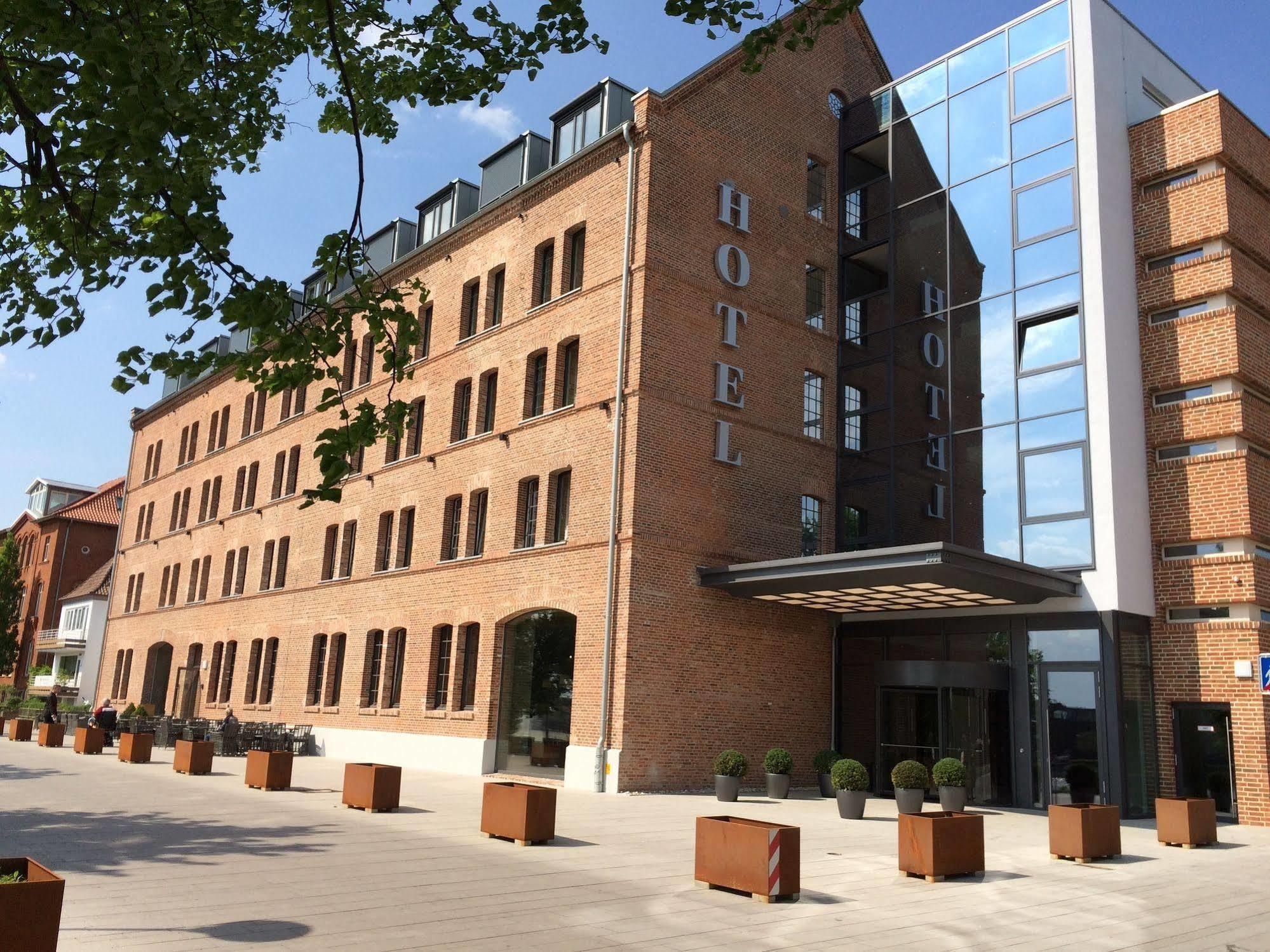 Hotel Hafenspeicher Лер Екстериор снимка